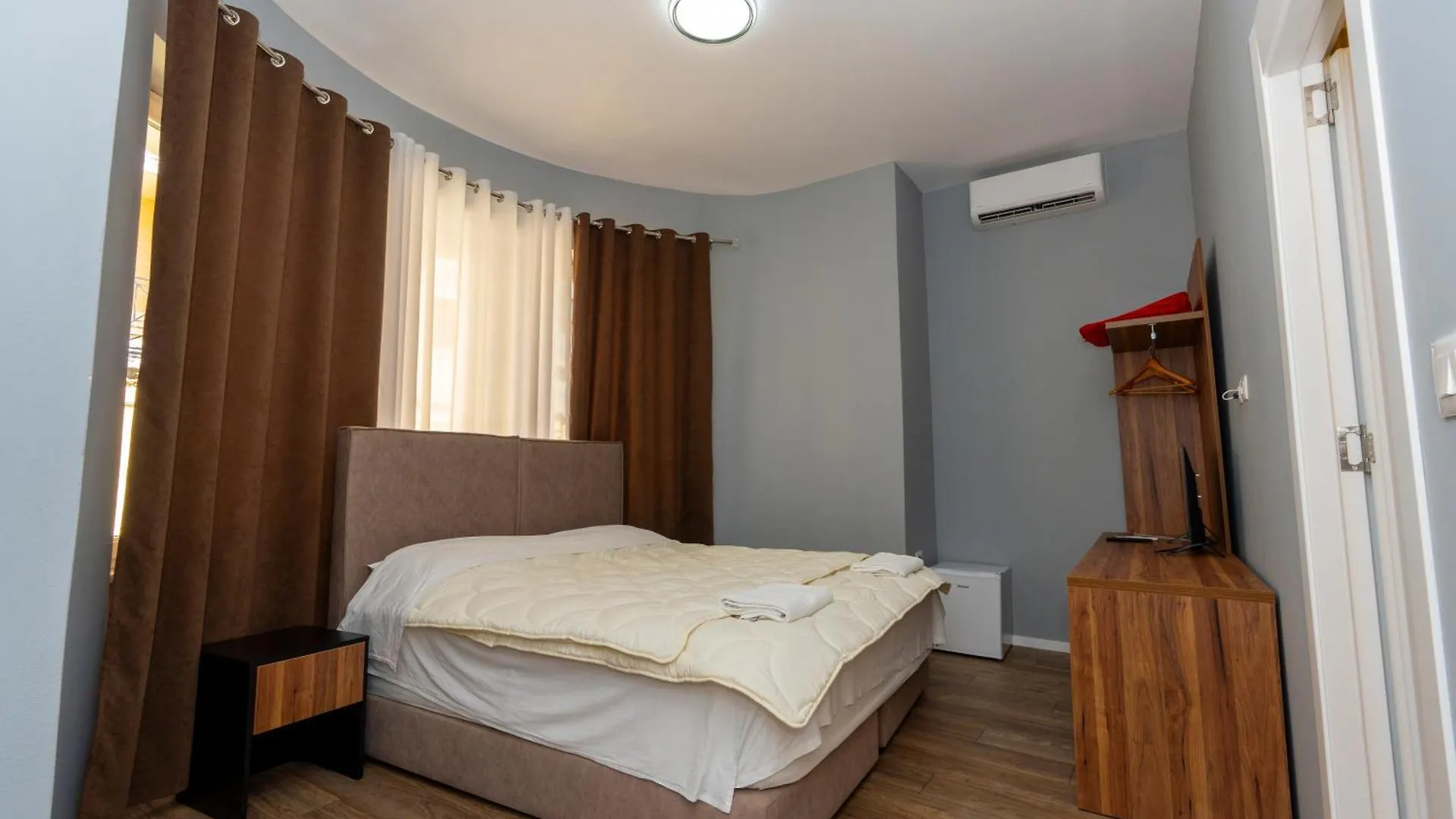 Gjuhadoli Hotel 2 Shkodër
