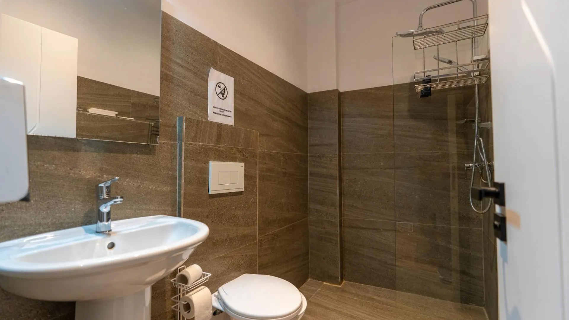 Gjuhadoli Hotel 2 Shkodra