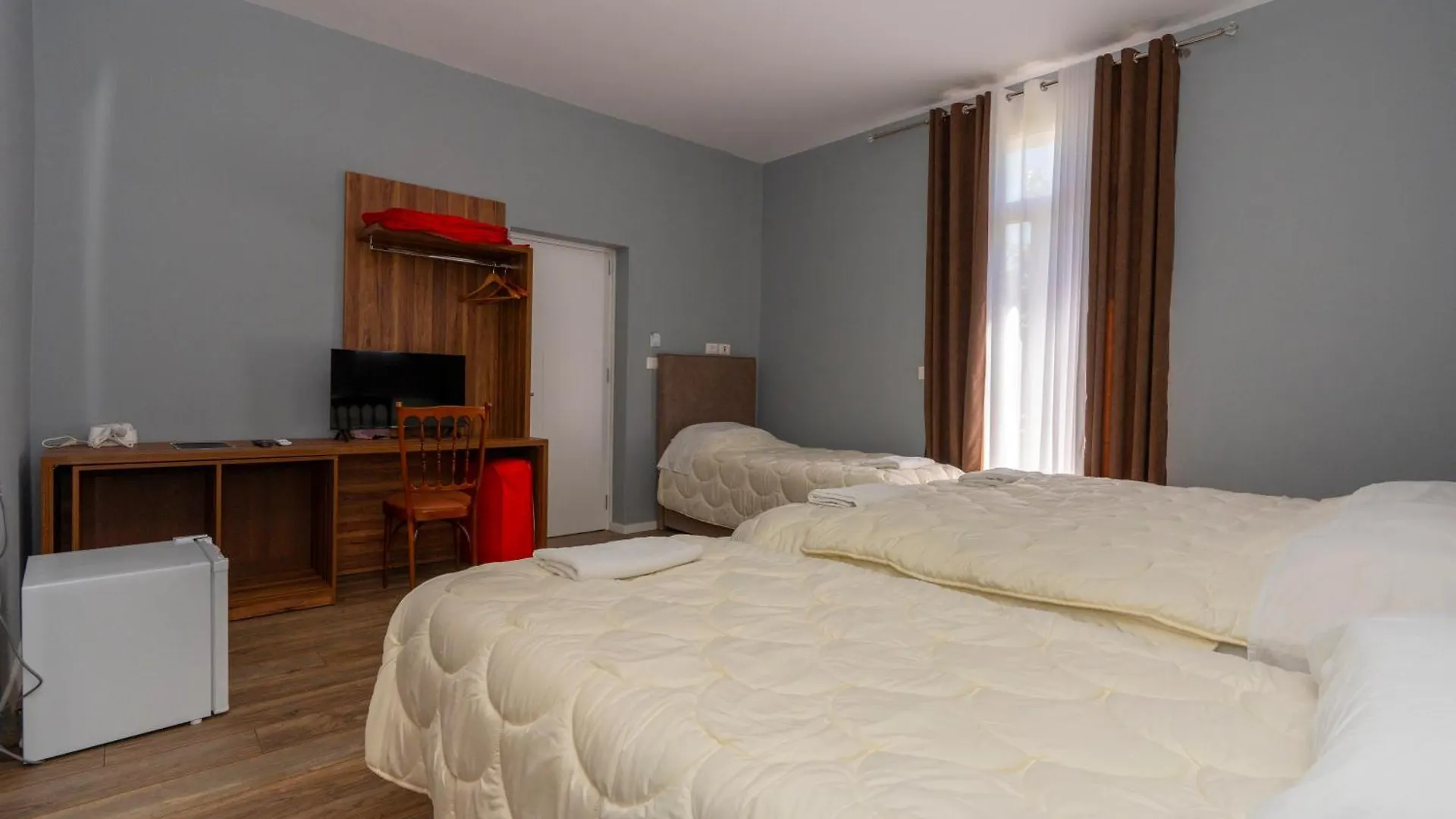Gjuhadoli Hotel 2 Shkodër