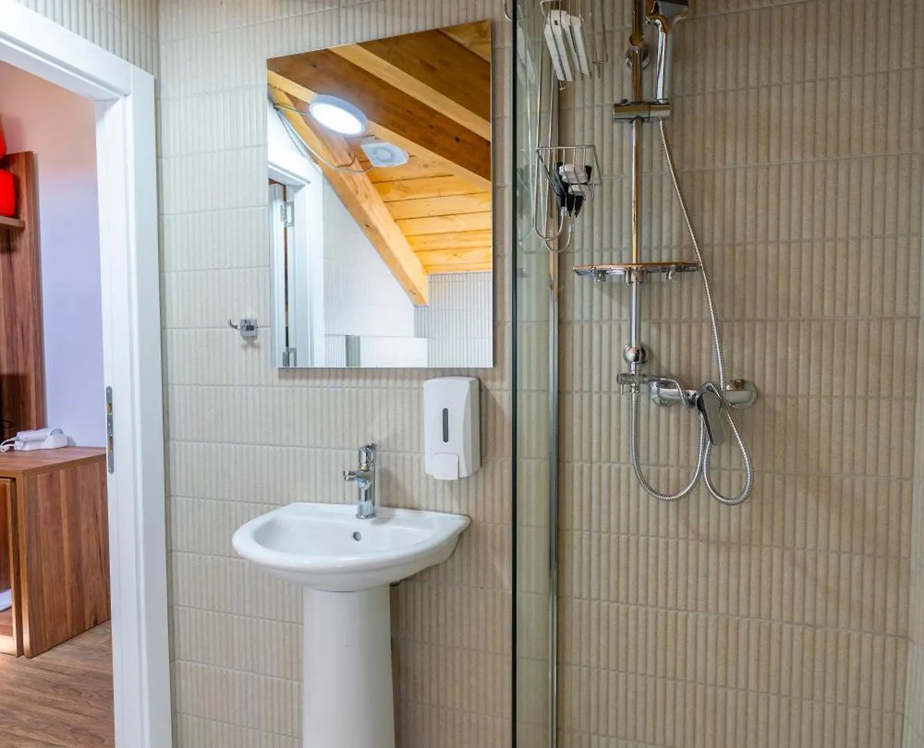 Gjuhadoli Hotel 2 Shkodër