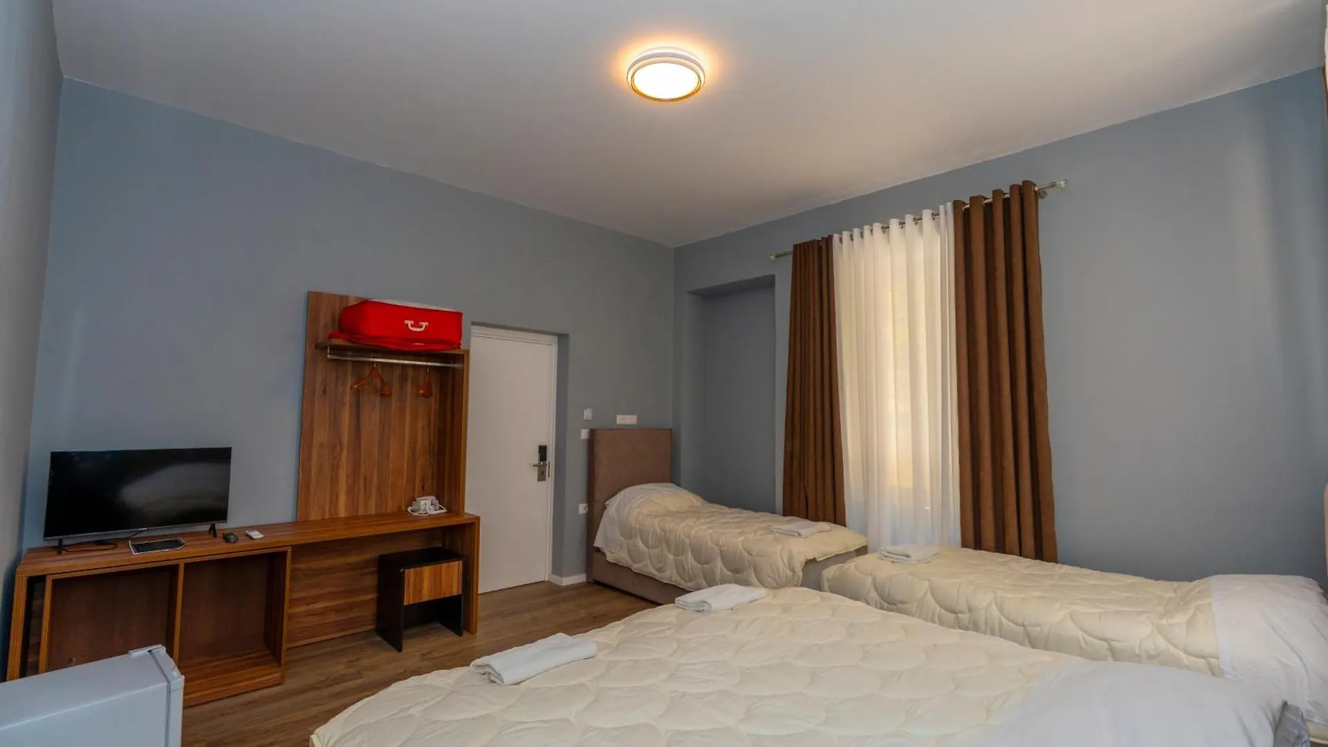 Gjuhadoli Hotel 2 Shkodra